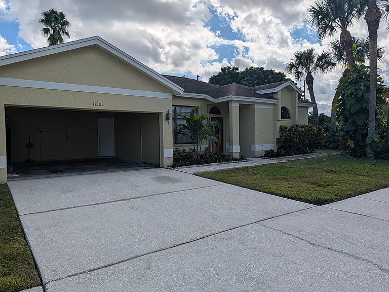 11201 Pocket Brook Dr — Photo 1