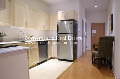 2nd image of 407 Washington St #404