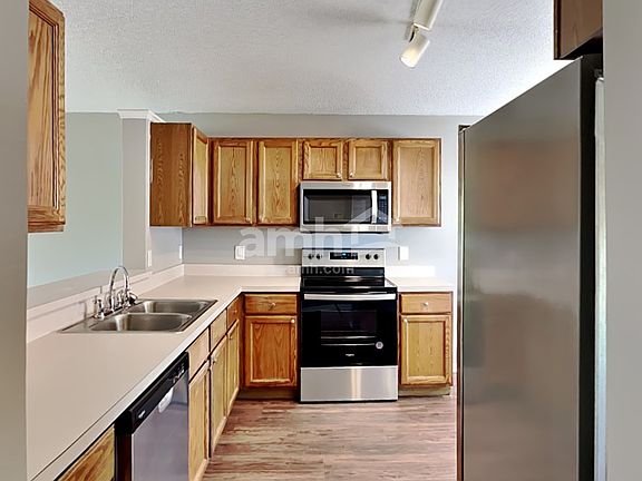 4th image of 2037 Ipsden Dr