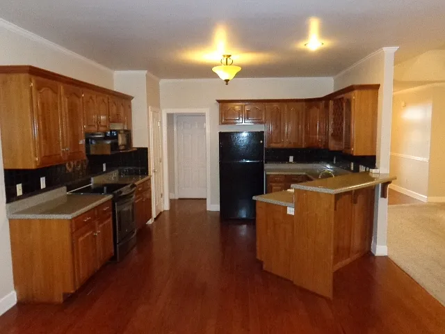 639 Glenties Dr — Photo 2