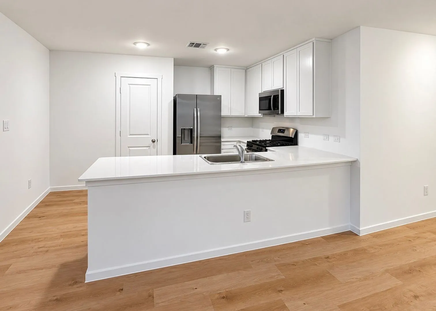 Brand New Luxury 4 Bedroom 2 Bathroom Home In Piedmont Schools- Huntington Ridge Community — Photo 3