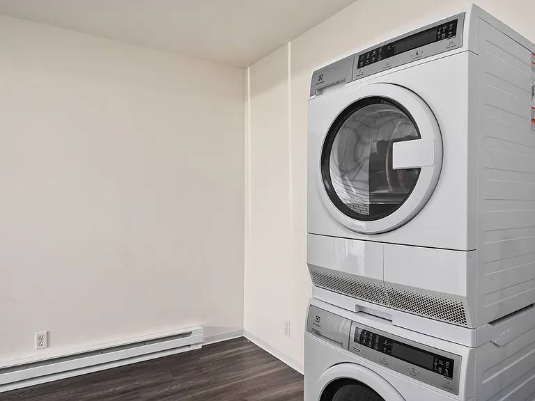 Unit #7 - washer/dryer