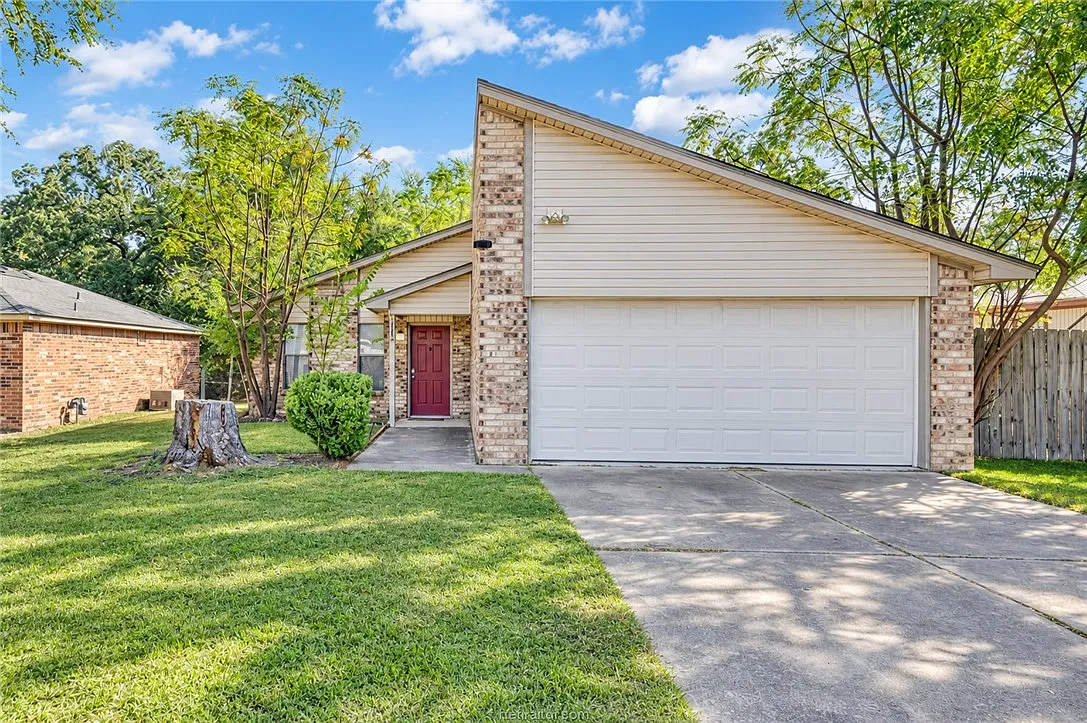 3 bed, 1098 sqft, $1,400 — Photo 1