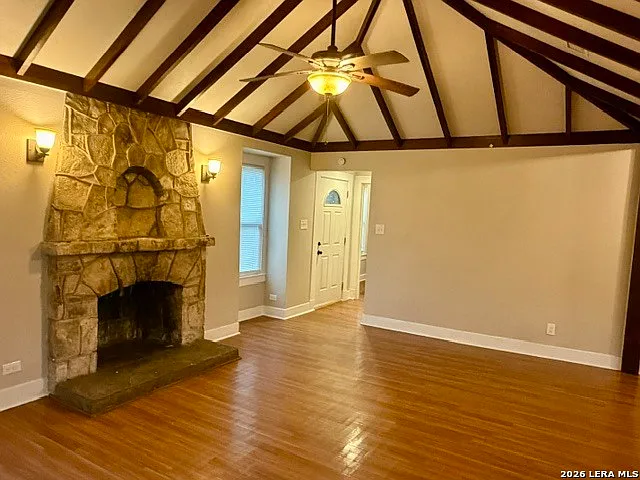 2 bed, 1.0 bath, 1217 sqft, $1,595 — Photo 3