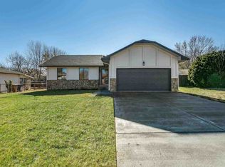 413 E Burning Tree Rd, Derby, KS 67037