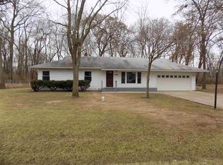 56381 Strathmore Dr, Elkhart, IN 46516