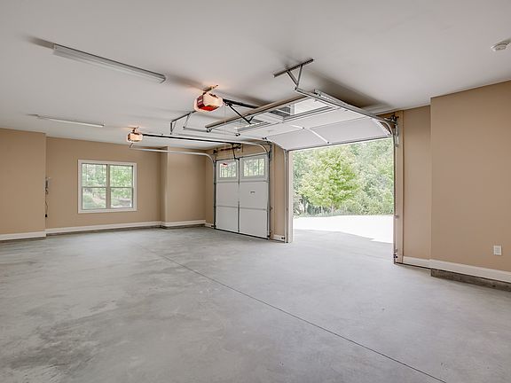 4th image of 7105 Sawgrass Dr