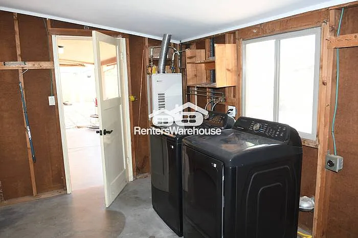 2926 W Northview Ave — Photo 18