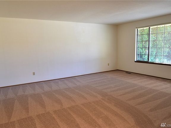 2nd image of 2602 Cedar Hill Ct SE