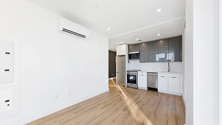 Rented by Nooklyn NYC LLC | media 32