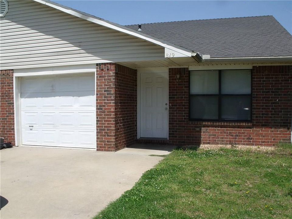 1st image of 819 E Kara Ln