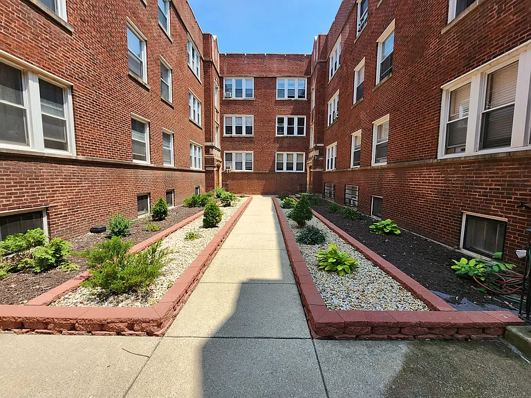 4833 N Wolcott Ave #1B — Photo 15