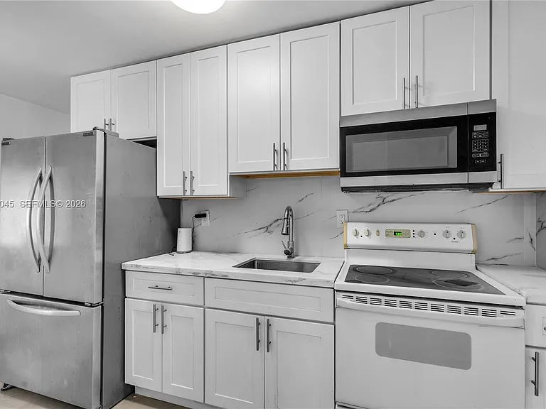 645 NW 15th Ave #2 — Photo 20