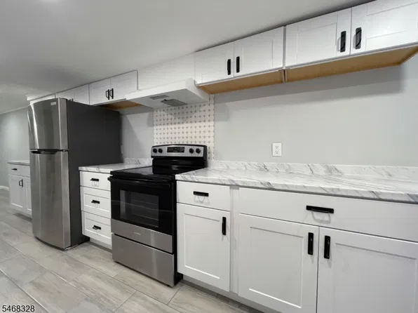59 Trinity St, Newton, NJ