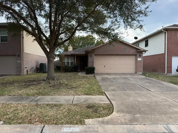17719 Scarlett Falls Ln, Richmond, TX 77407
