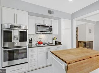 8013 Trevor Pl, Vienna, VA 22182