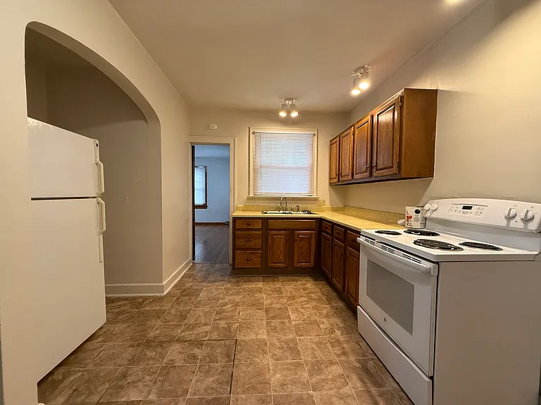 3201 Roland Ave #3201 — Photo 3