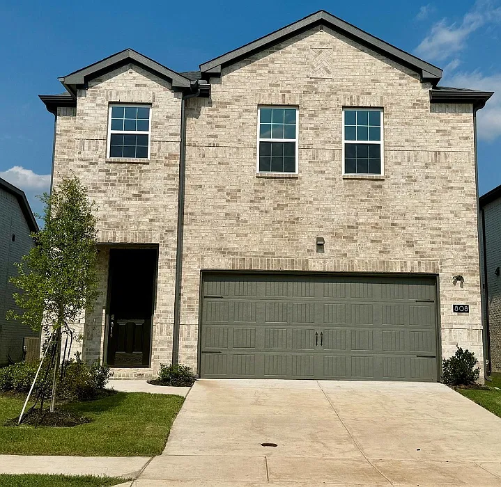 808 Santa Lucia Dr