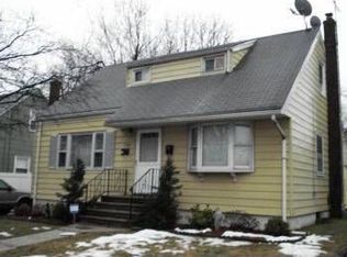 114 Hawthorne St, Roselle, NJ 07203