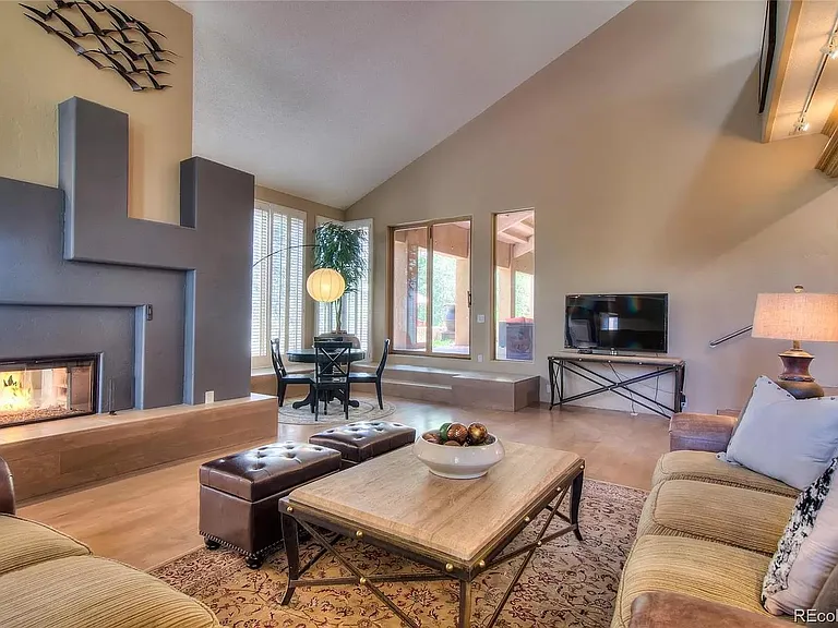 575 Spring Ranch Dr — Photo 10
