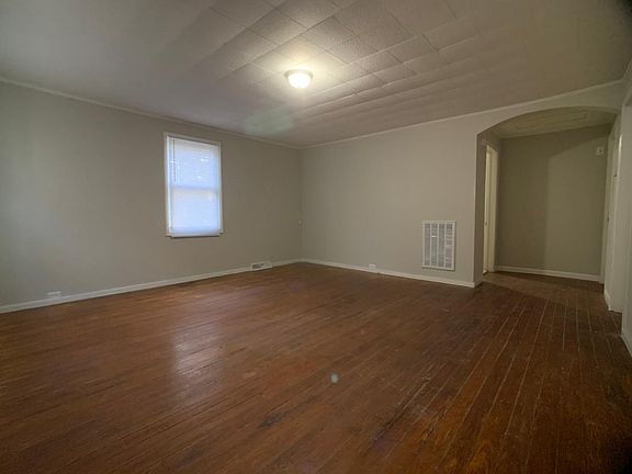 2nd image of 1846 McGuire St