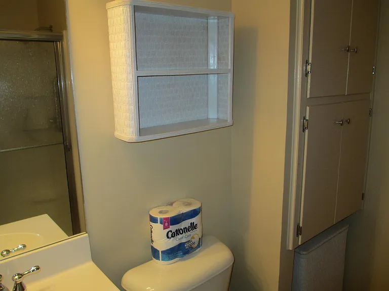 1828 Robins St — Photo 24