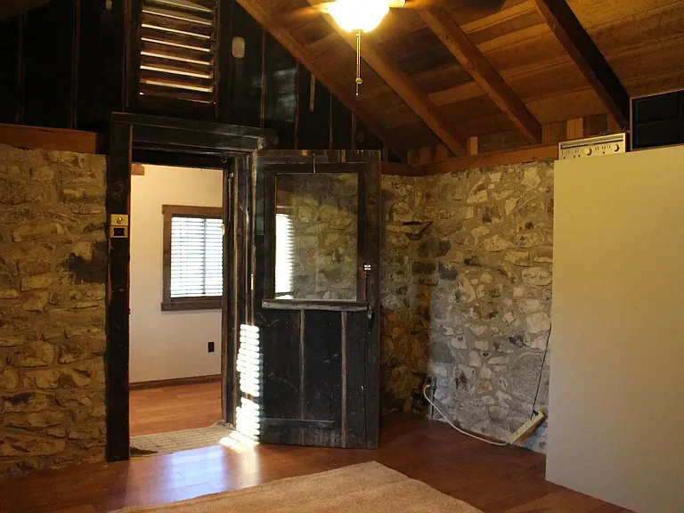 100 Sycamore Dr — Photo 4