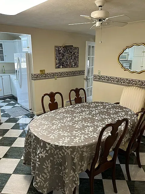3 bed, 1190 sqft, $2,500 — Photo 3