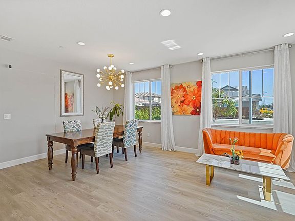 5th image of 424 Wren Lane