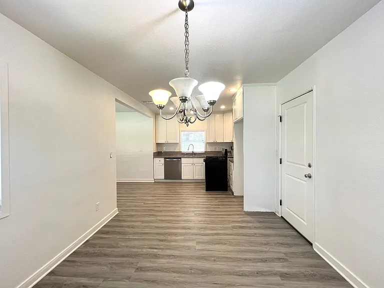 1629 Kendall Dr — Photo 6