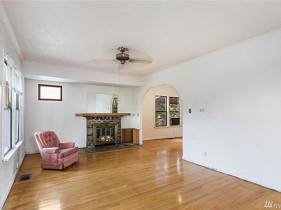 4th image of 1921 11th St