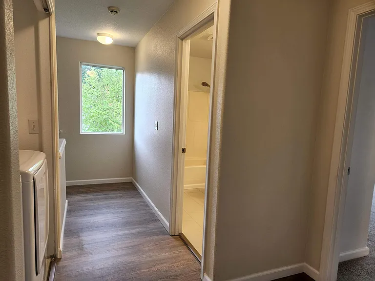 5223 NE Schoeler Cir — Photo 10