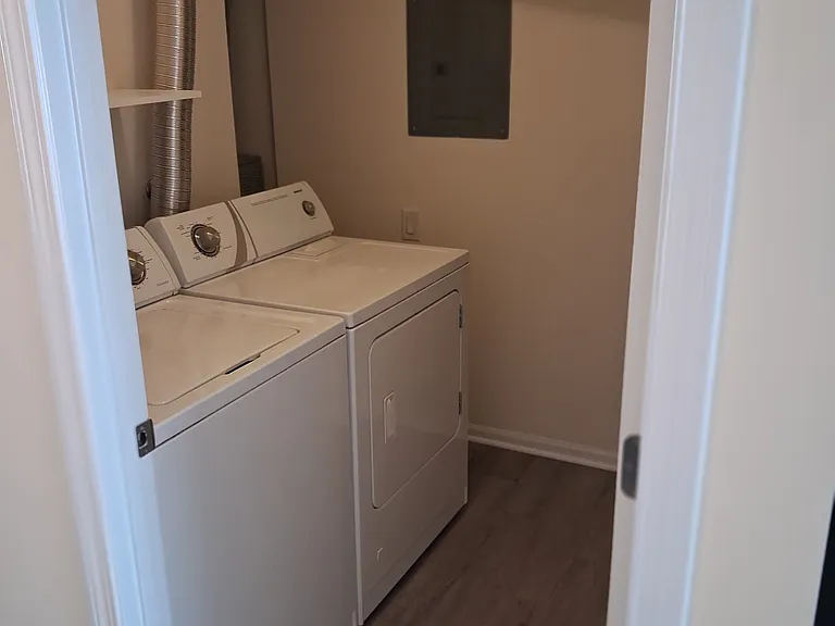 7584 Whitcomb St #B — Photo 5