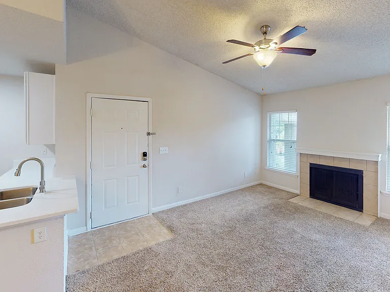 Altamira Place Apartment Homes — Photo 82