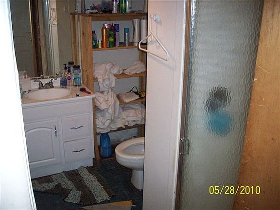 711 #4 - Bathroom