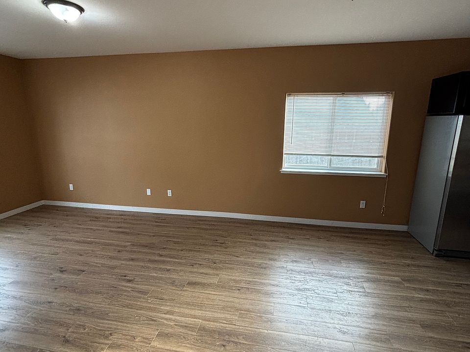 1st image of 1205 N Okanogan St #1
