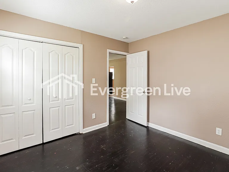 1509 N Hocker Ave — Photo 14