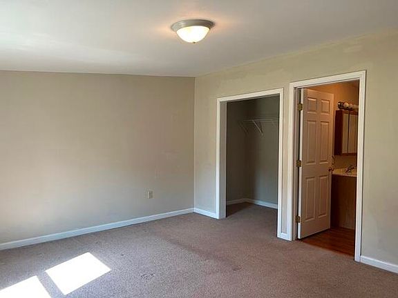 5th image of 101 Mapleshade Dr