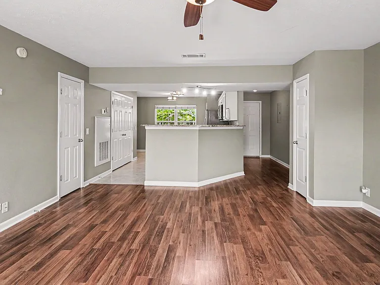 220 Buck Run Dr — Photo 3