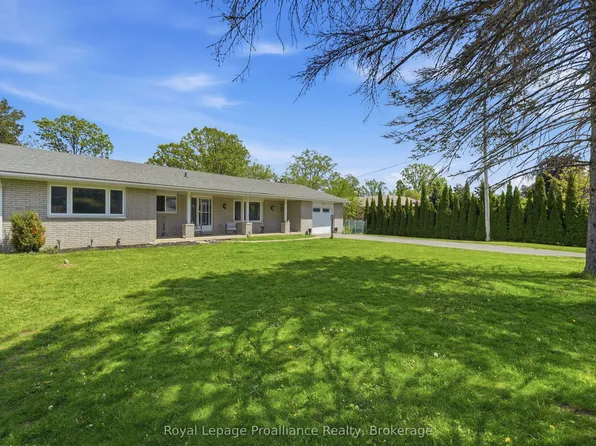45 Nelson St, Quinte West, ON K0K 1E0