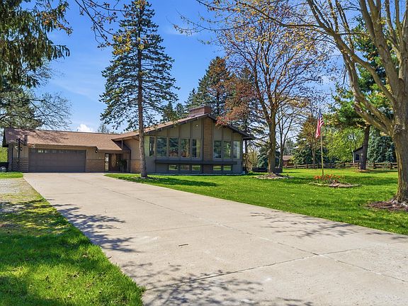 4th image of 3942 Stark Ln