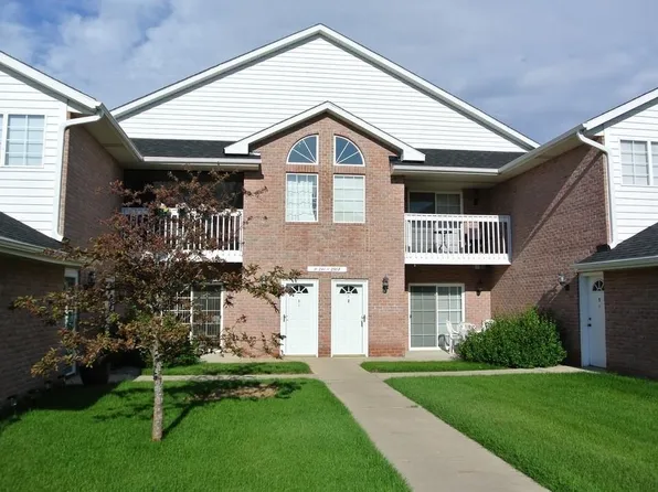 W241N2567 E Parkway Meadow Cir, Pewaukee, WI 53072