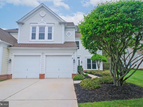 7 Westford Dr, Medford, NJ 08055