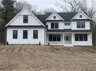 10 Lyn Ct, Cumberland, RI 02864