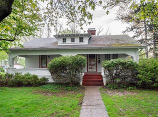 27 Gordon St, Williamsville, NY 14221