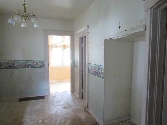 4th image of 408 Binford St