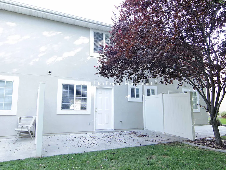 1347 E 6225 S — Photo 17