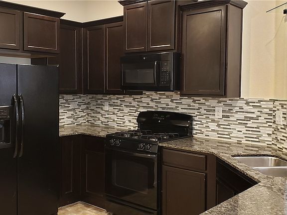 5th image of 9607 Vega Carpio Ave