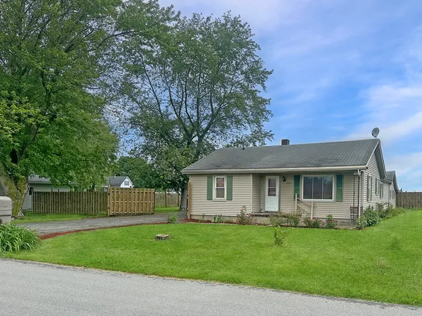 108 N A St, Elwood, IN 46036
