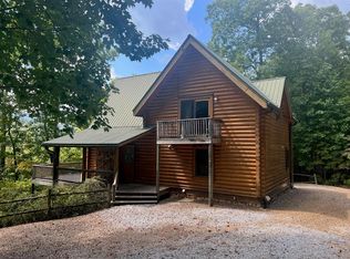 305 Climbing Bear Dr, Franklin, NC 28734